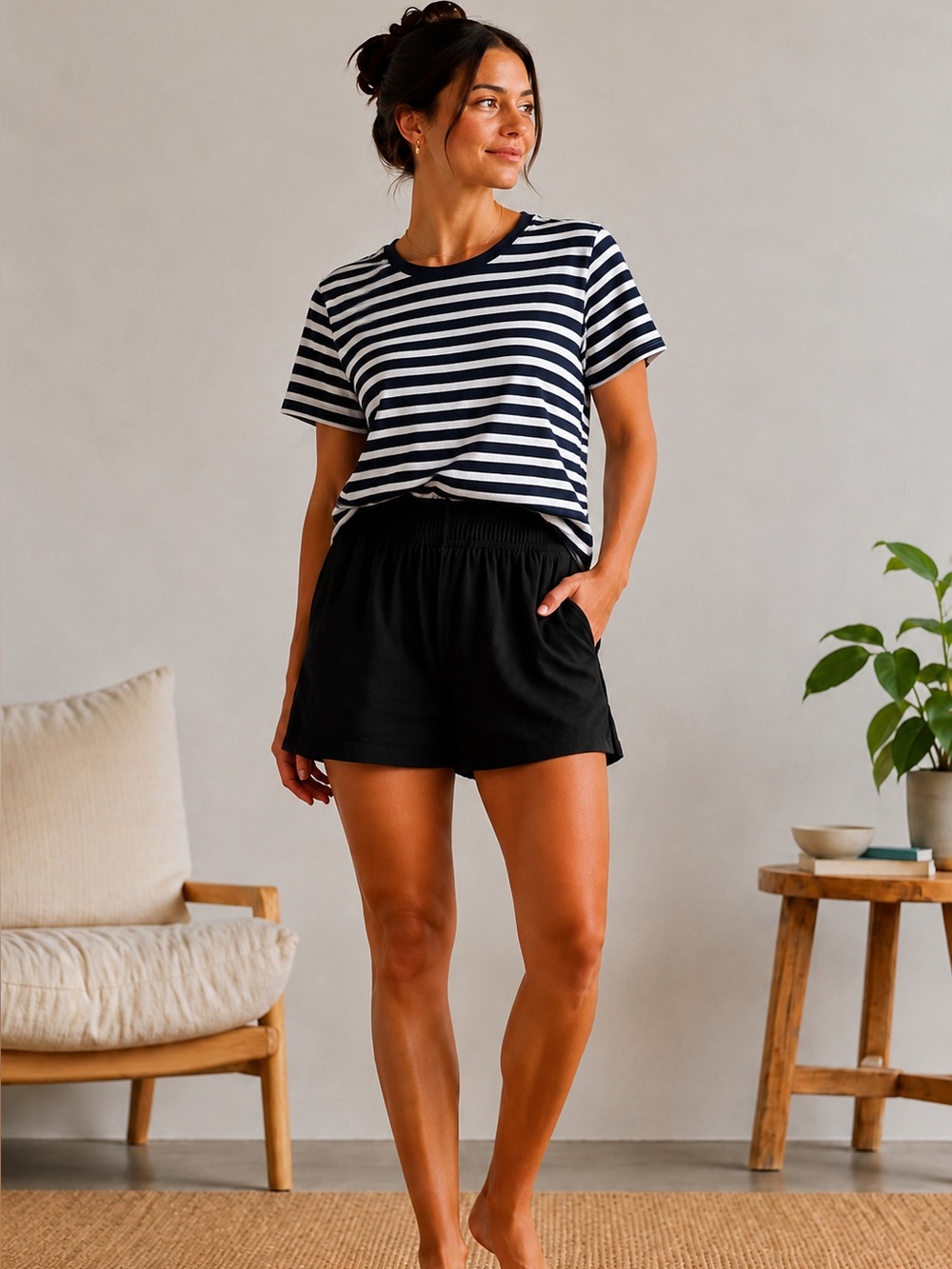 💙 H&M Striped Navy and White Women's Tee